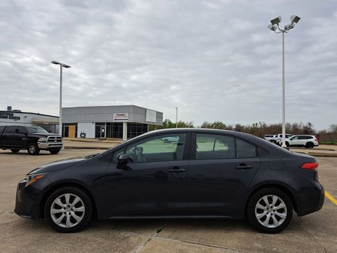 Used 2024 Toyota Corolla LE image 8