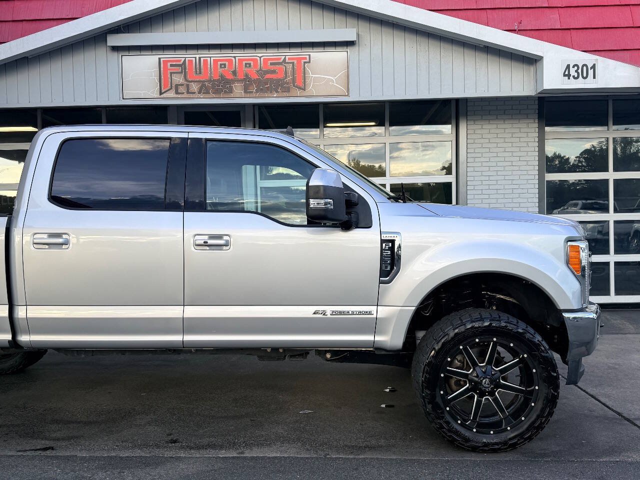 Used 2019 Ford F250 Lariat w/ Lariat Ultimate Package AWD/4WD image 12