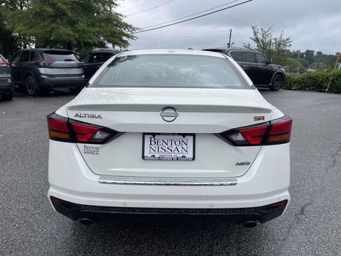 Used 2023 Nissan Altima 2.5 SR w/ SR Premium Package AWD/4WD image 4