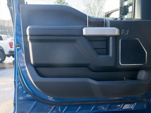 Used 2022 Ford F250 Lariat w/ Black Appearance Package image 18