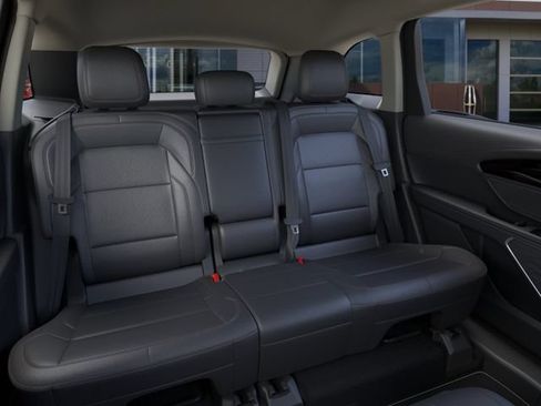 Used 2026 Lincoln Nautilus Premier AWD/4WD image 11