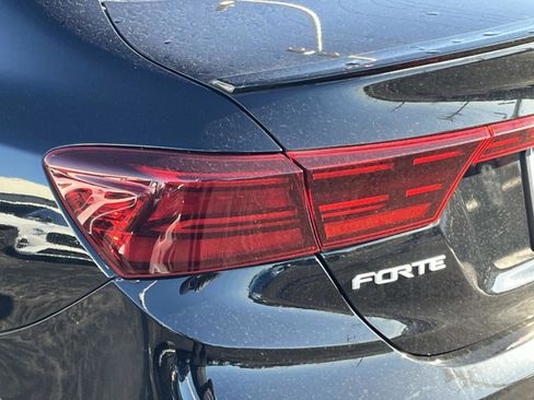 Used 2022 Kia Forte GT-Line w/ GT-Line Premium Package image 10