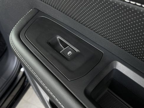 New 2026 Volkswagen Atlas SE image 18