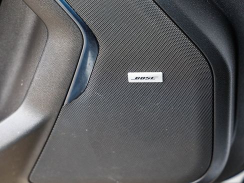 Used 2025 GMC Yukon XL AT4 image 25