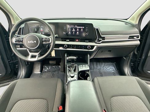 Used 2023 Kia Sportage LX image 3