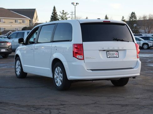 Used 2018 Dodge Grand Caravan SE w/ UConnect Hands-Free Group image 5