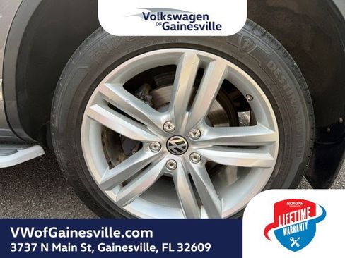 Used 2014 Volkswagen Touareg Executive AWD/4WD image 28
