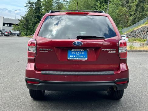 Used 2015 Subaru Forester 2.5i Premium w/ Popular Package #2 AWD/4WD image 4