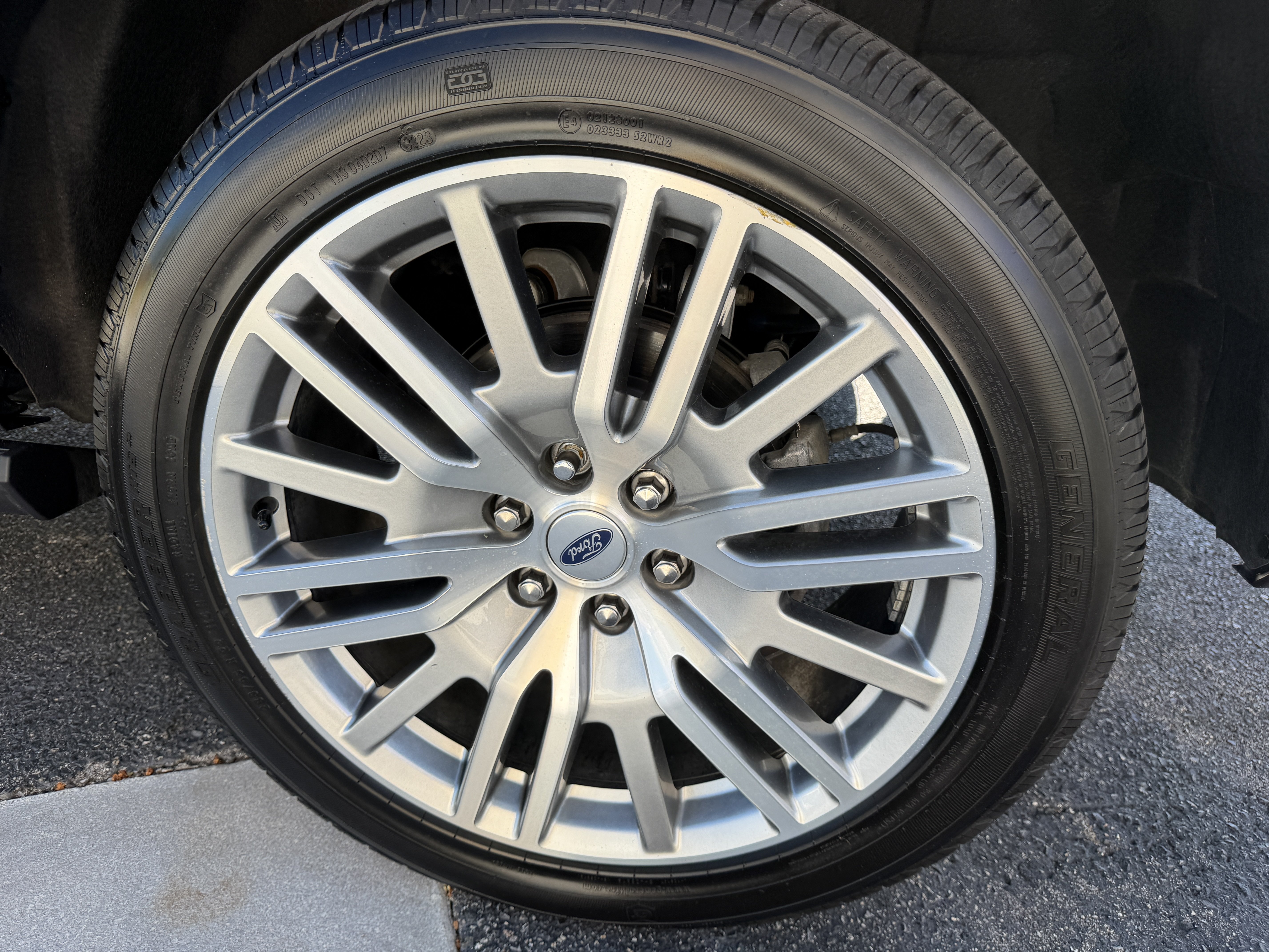 Used 2023 Ford Expedition Limited AWD/4WD image 36