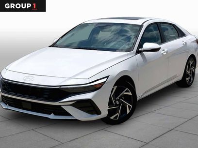 Used 2025 Hyundai Elantra Limited