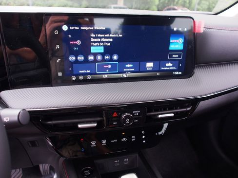 Used 2026 Nissan Kicks SR image 22