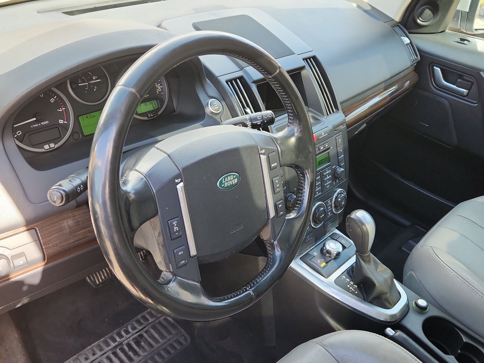 Used 2012 Land Rover LR2 HSE AWD/4WD image 11