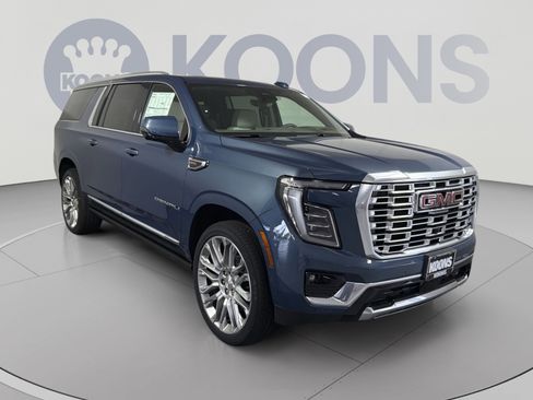 New 2026 GMC Yukon XL Denali w/ Denali Reserve Package AWD/4WD image 10