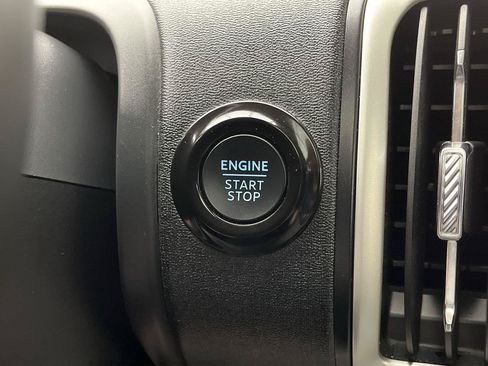 Used 2025 Ford Expedition Active AWD/4WD image 26