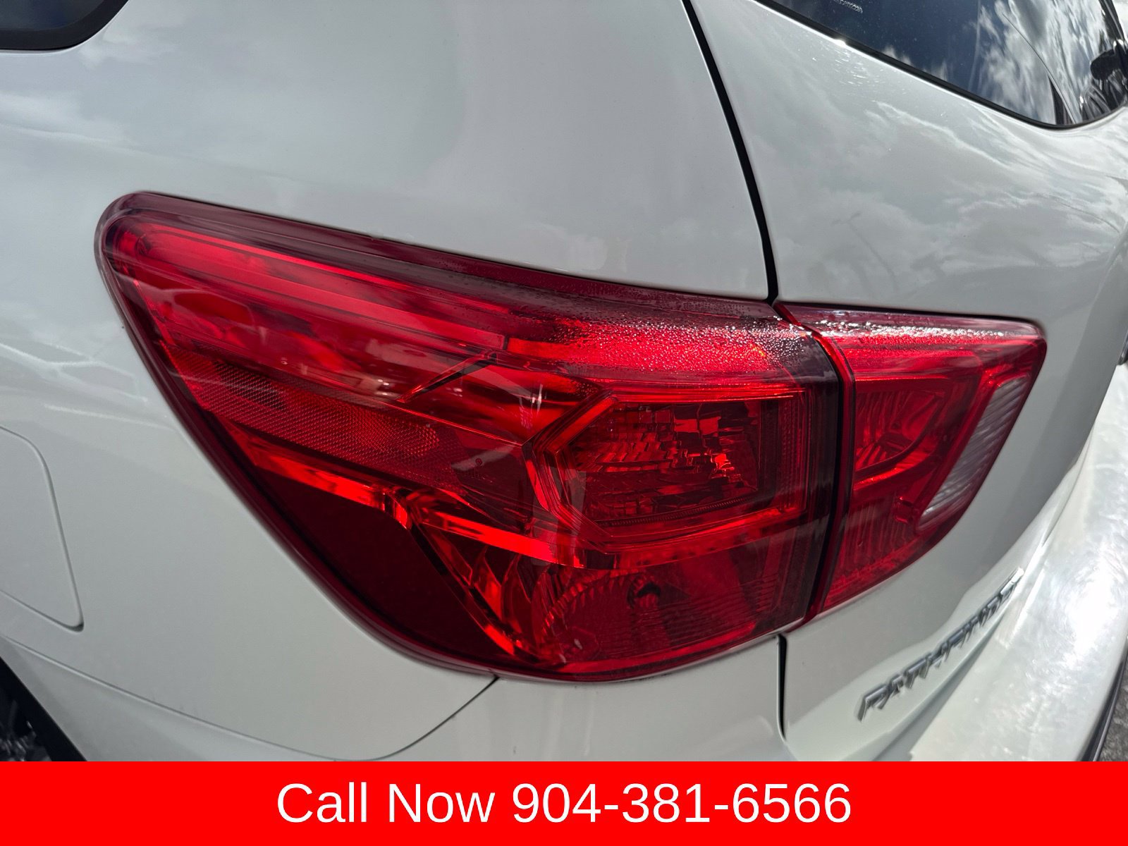 Used 2020 Nissan Pathfinder SL FWD image 13