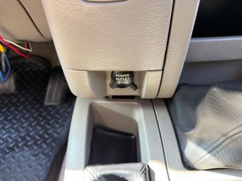 Used 2005 Dodge Ram 2500 Truck SLT w/ Quad Cab Big Horn Value Group image 23