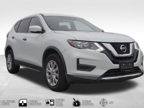 Used 2017 Nissan Rogue S image 1
