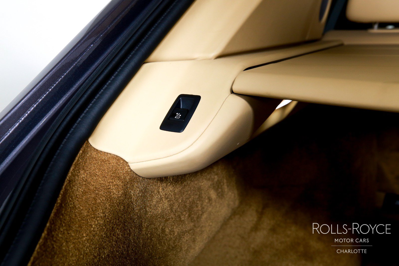 Certified 2020 Rolls-Royce Cullinan AWD/4WD image 26