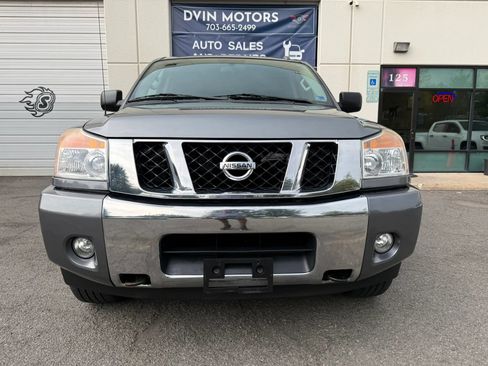 Used 2015 Nissan Titan SV w/ SV Value Truck Package AWD/4WD image 6