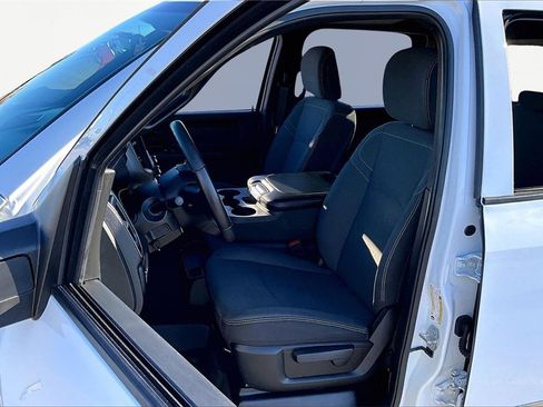 Used 2024 RAM 2500 Tradesman w/ Chrome Appearance Group image 26