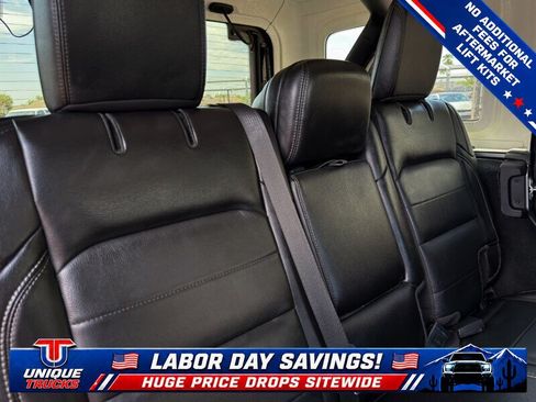 Used 2020 Jeep Wrangler Unlimited Sahara w/ LED Lighting Group AWD/4WD image 28