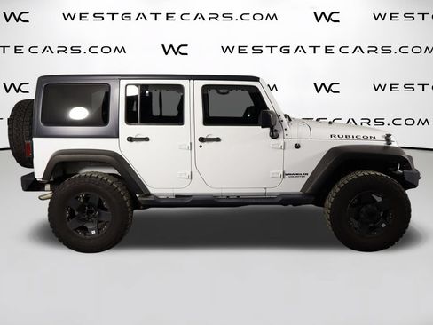 Used 2017 Jeep Wrangler Unlimited Rubicon w/ Connectivity Group AWD/4WD image 37