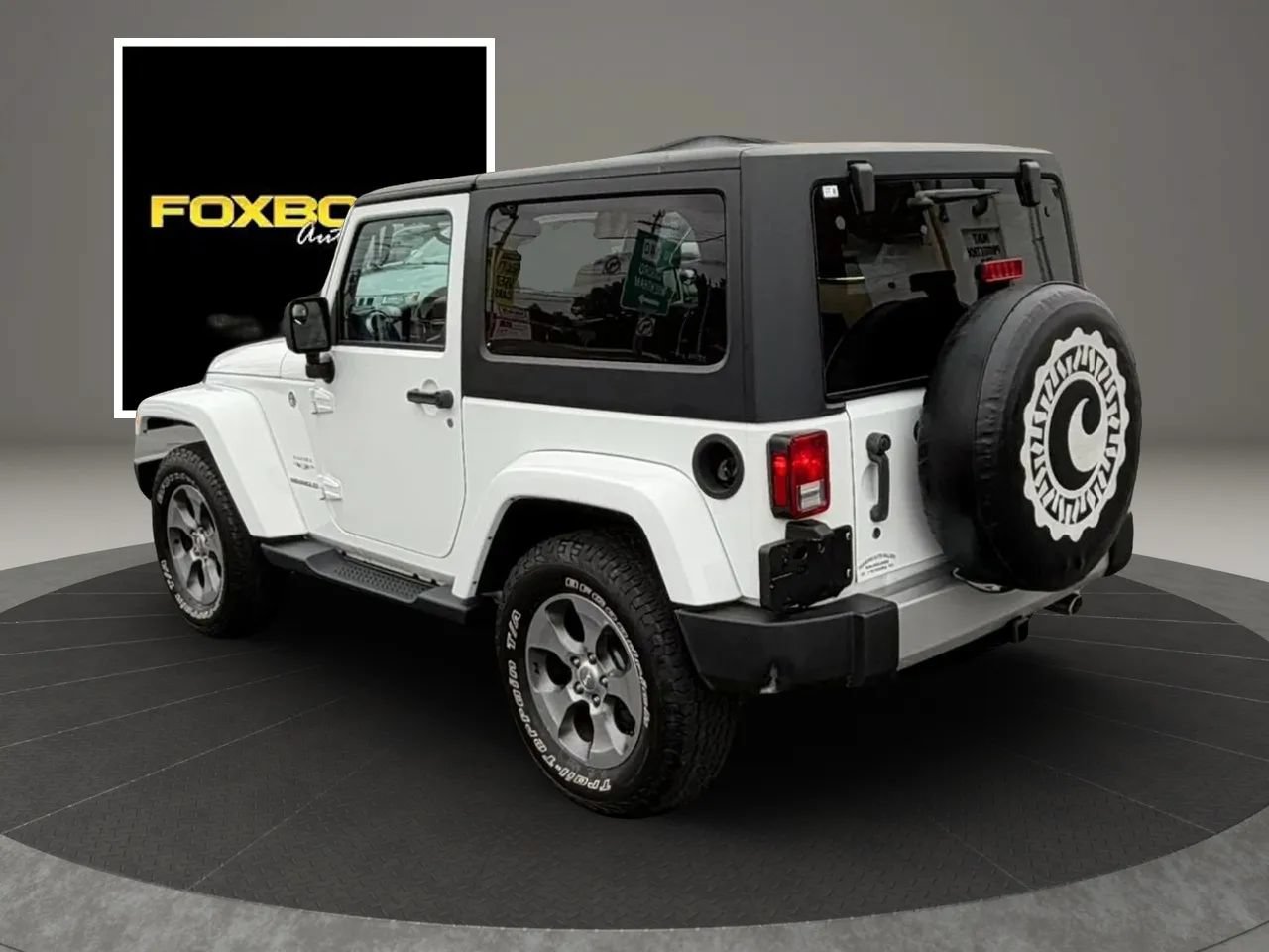 Used 2017 Jeep Wrangler Sahara w/ Connectivity Group AWD/4WD image 7