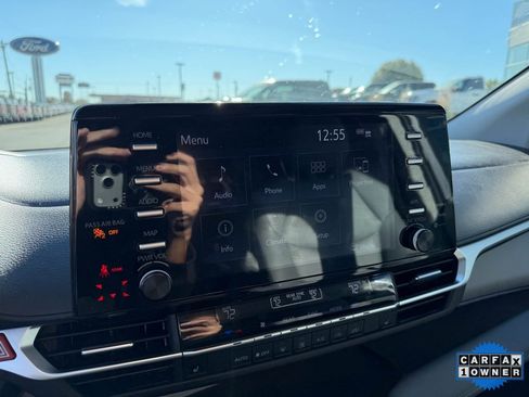 Used 2024 Toyota Sienna XLE image 30