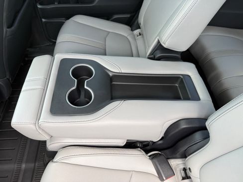 Used 2025 Honda Pilot EX-L image 17