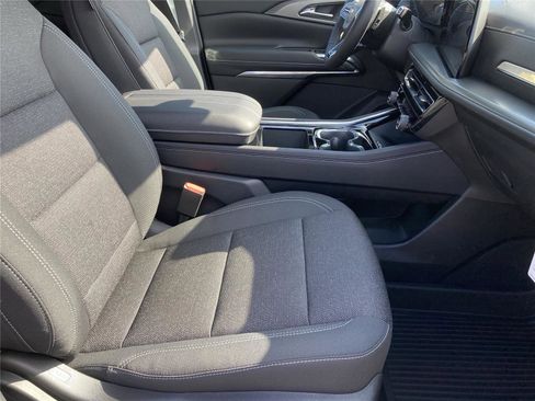 New 2026 Chevrolet Traverse LT image 16