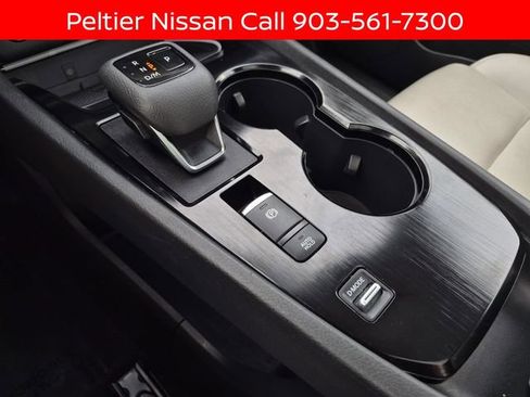 Certified 2024 Nissan Rogue SL FWD image 42