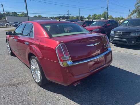 Used 2014 Chrysler 300 C image 4