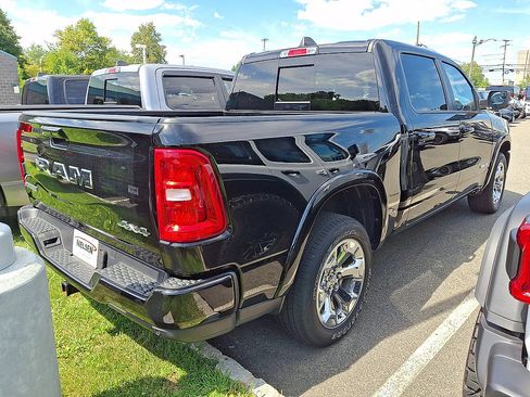 Used 2025 RAM 1500 Big Horn AWD/4WD image 4