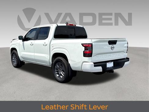Used 2025 Nissan Frontier SV w/ SV Convenience Package RWD image 26