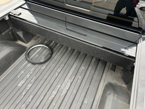 Used 2020 GMC Sierra 1500 SLT image 34