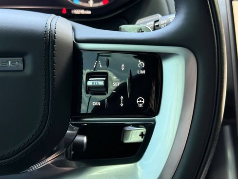 Certified 2025 Land Rover Range Rover SE AWD/4WD image 20