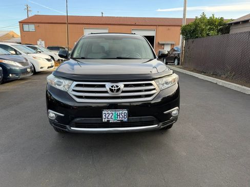 Used 2013 Toyota Highlander Limited image 2
