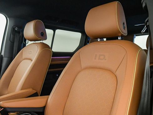 Used 2025 Volkswagen ID. Buzz Pro S RWD image 21