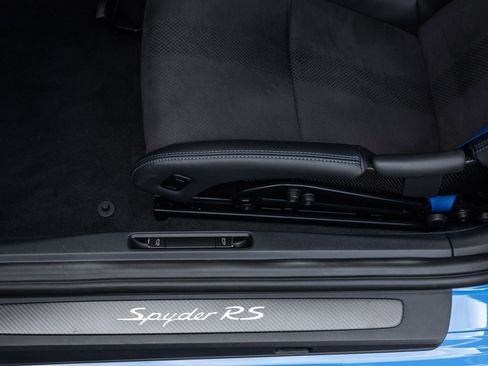 Certified 2025 Porsche 718 Boxster Spyder RS RWD image 21