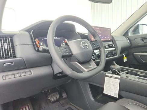 New 2026 Nissan Pathfinder SL FWD image 18