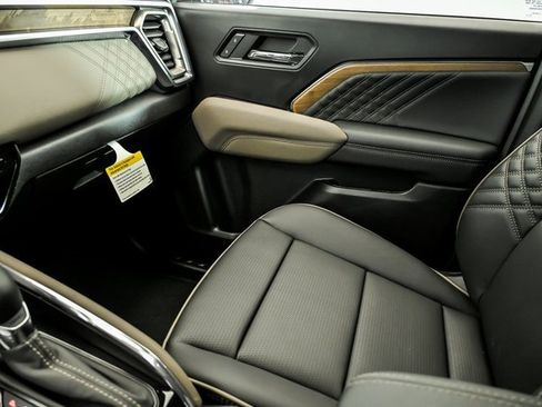 New 2026 GMC Canyon Denali image 19