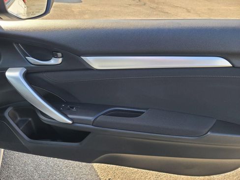 Used 2019 Honda Civic EX image 17