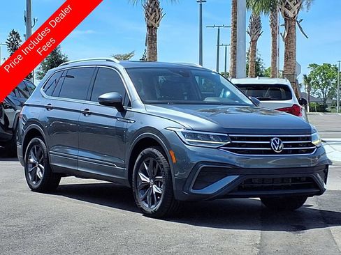 Used 2022 Volkswagen Tiguan SE FWD image 1