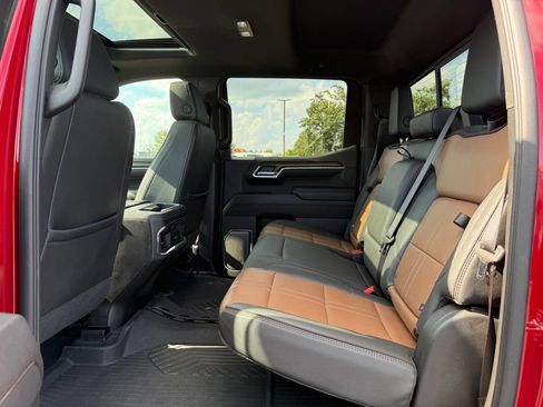 Used 2026 Chevrolet Silverado 1500 High Country w/ Technology Package AWD/4WD image 14