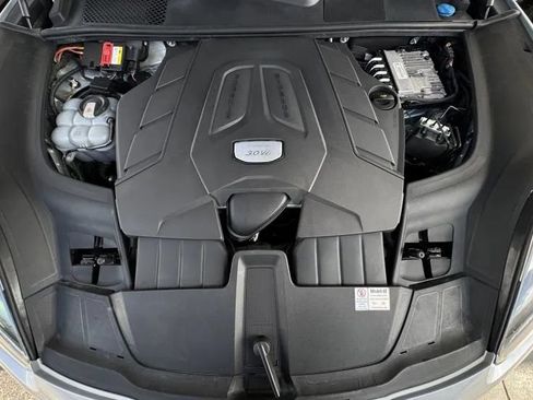 Used 2019 Porsche Cayenne AWD/4WD image 15
