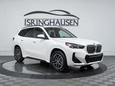 New 2026 BMW X1 xDrive28i w/ Technology Package image 3