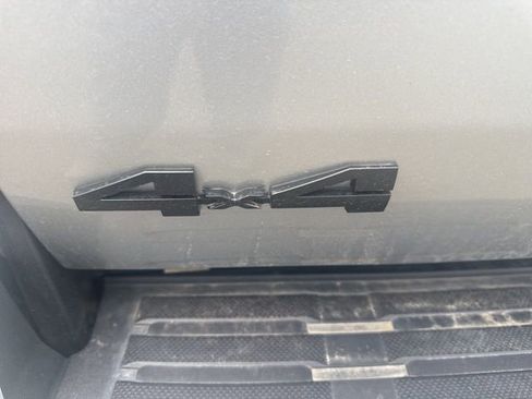 Used 2025 Toyota Tacoma TRD Sport image 16