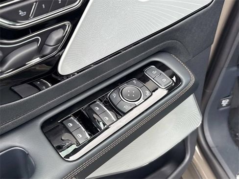 New 2025 Lincoln Aviator Reserve w/ Equipment Group 201A image 24