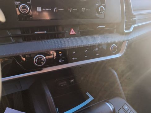 Used 2023 Kia Sportage LX image 21