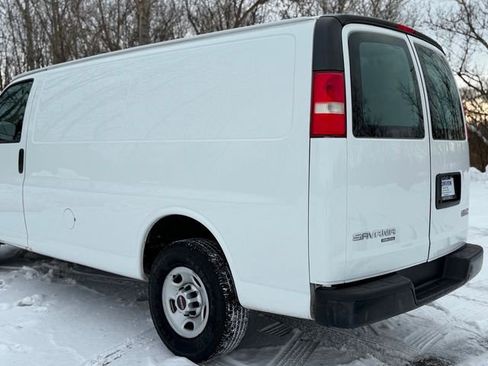 Used 2016 GMC Savana 2500 image 15
